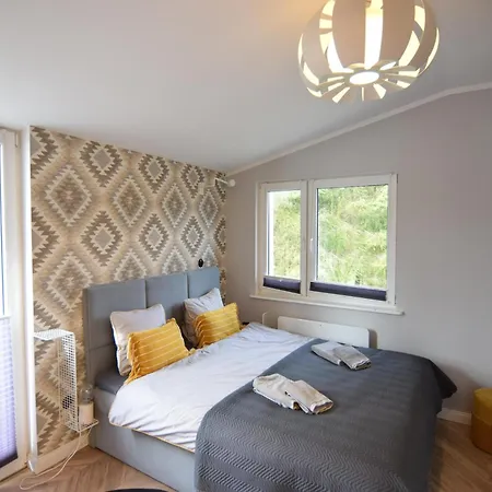 Semi-detached House Directly On The Lake, Casa vacanze Stare Czaple