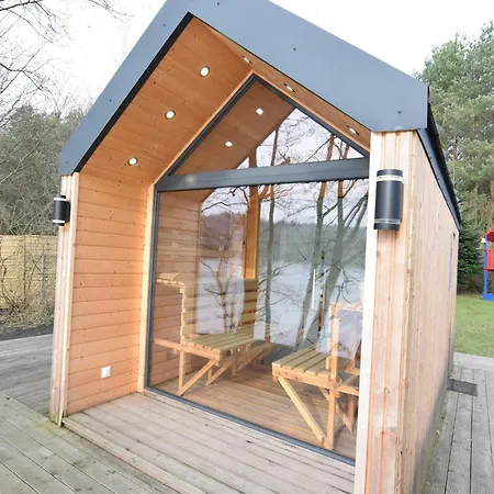 Semi-detached House Directly On The Lake, 度假居 *