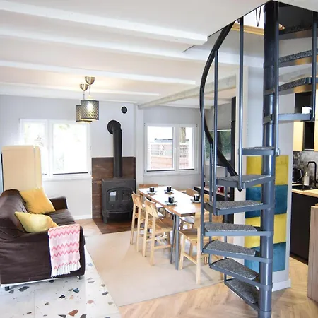 Semi-detached House Directly On The Lake,