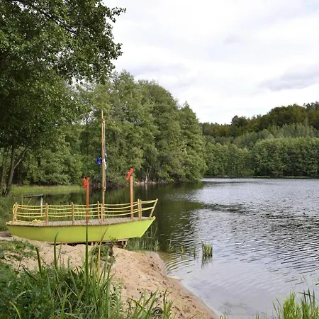 Semi-detached House Directly On The Lake, Prázdninový dům *