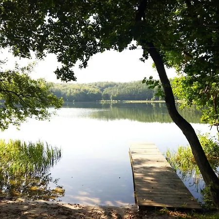 Semi-detached House Directly On The Lake, Casa vacanze Stare Czaple