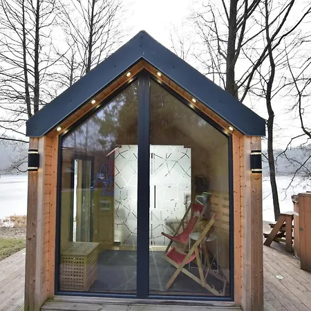 Casa vacanze Semi-detached House Directly On The Lake, Stare Czaple