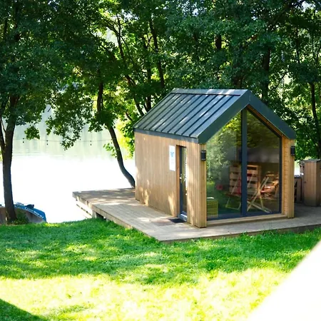 Casa vacanze Semi-detached House Directly On The Lake, *