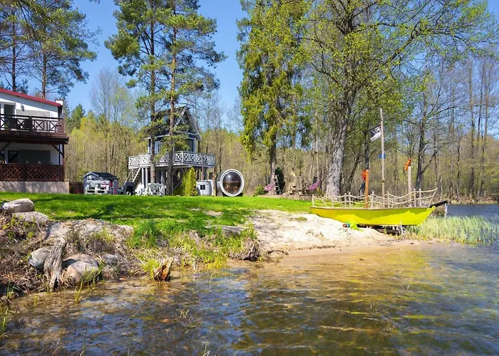Semi-detached House Directly On The Lake, Prázdninový dům Stare Czaple