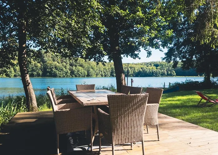 Semi-detached House Directly On The Lake, Stare Czaple