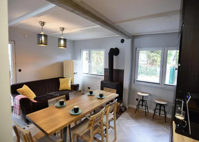 Semi-detached House Directly On The Lake, Prázdninový dům Stare Czaple