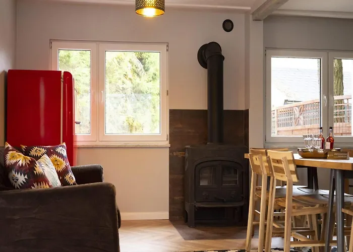 Semi-detached House Directly On The Lake, Prázdninový dům *